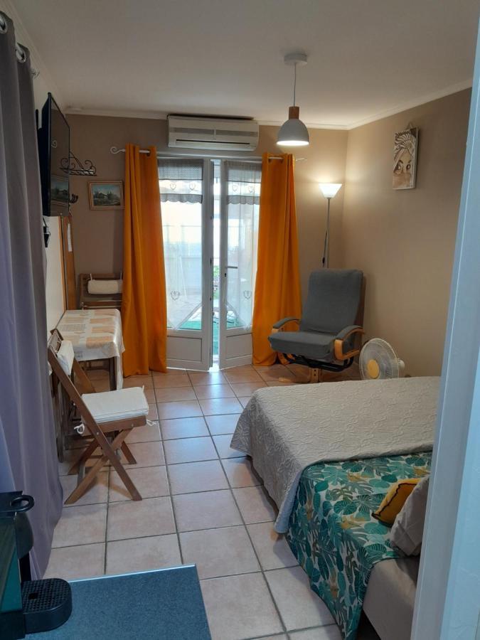 Aigues Mortes Studio De Vacances En Camargue Esterno foto